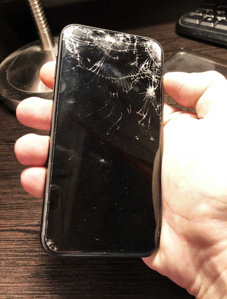 IPhone X разбит